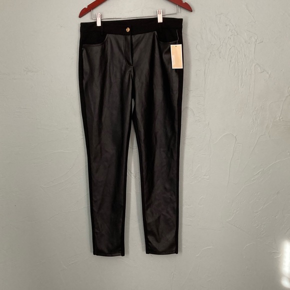 MK NWT 8 Black w faux leather on front - Picture 5 of 10